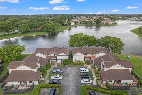 Adosado en alquiler en Miami, Florida, 2 dormitorios, 127.28 m2 № 1963523 - foto 6