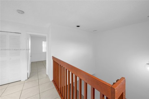 Adosado en alquiler en Miami, Florida, 2 dormitorios, 127.28 m2 № 1963523 - foto 30