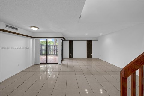 Adosado en alquiler en Miami, Florida, 2 dormitorios, 127.28 m2 № 1963523 - foto 16