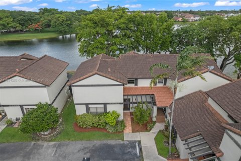 Adosado en alquiler en Miami, Florida, 2 dormitorios, 127.28 m2 № 1963523 - foto 5