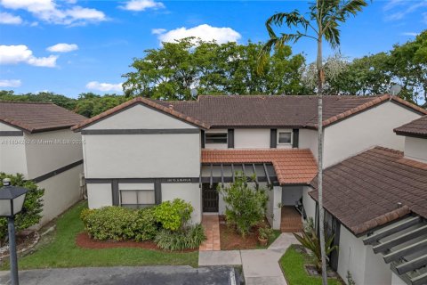 Adosado en alquiler en Miami, Florida, 2 dormitorios, 127.28 m2 № 1963523 - foto 2