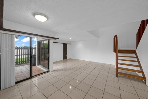 Adosado en alquiler en Miami, Florida, 2 dormitorios, 127.28 m2 № 1963523 - foto 15