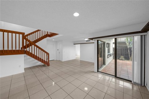 Adosado en alquiler en Miami, Florida, 2 dormitorios, 127.28 m2 № 1963523 - foto 18