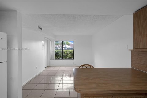 Adosado en alquiler en Miami, Florida, 2 dormitorios, 127.28 m2 № 1963523 - foto 24