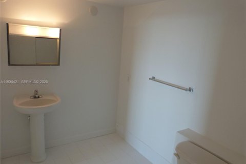 Снять в аренду квартиру в Майами, Флорида 2 спальни, 88.35м2, № 1992702 - фото 12