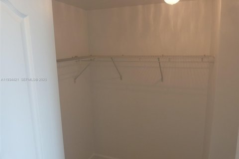 Снять в аренду квартиру в Майами, Флорида 2 спальни, 88.35м2, № 1992702 - фото 13