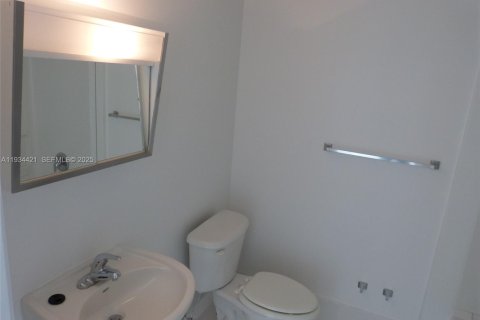 Снять в аренду квартиру в Майами, Флорида 2 спальни, 88.35м2, № 1992702 - фото 6