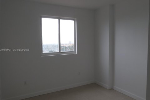 Снять в аренду квартиру в Майами, Флорида 2 спальни, 88.35м2, № 1992702 - фото 8