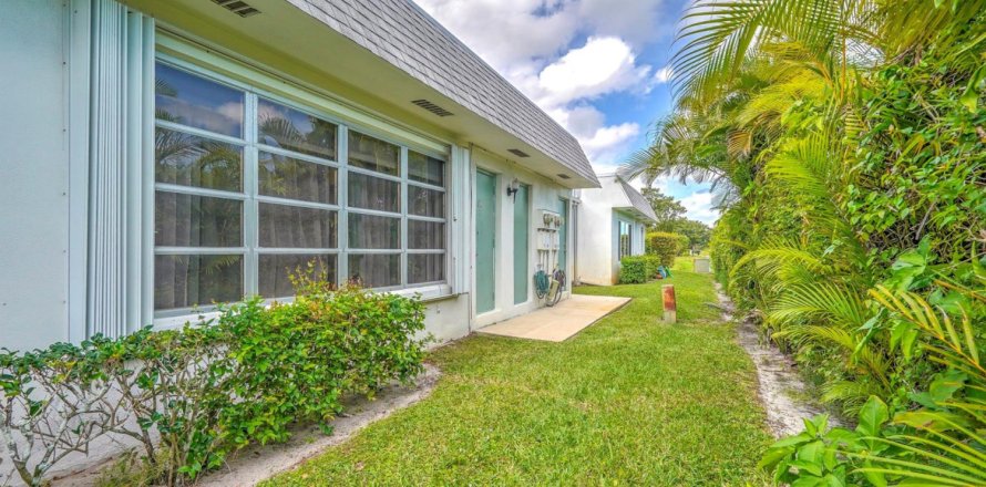 House in West Palm Beach, Florida 2 bedrooms, 120.77 sq.m. № 1079796