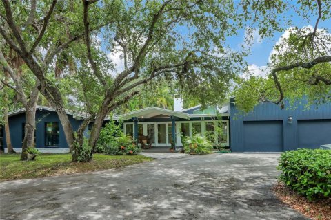 Casa en Pinecrest, Florida 5 dormitorios, 401.62 m2 № 2029955