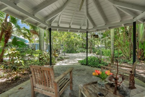 Casa en alquiler en Pinecrest, Florida, 5 dormitorios, 401.62 m2 № 2029955 - foto 10