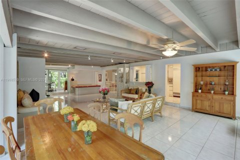 Casa en alquiler en Pinecrest, Florida, 5 dormitorios, 401.62 m2 № 2029955 - foto 19