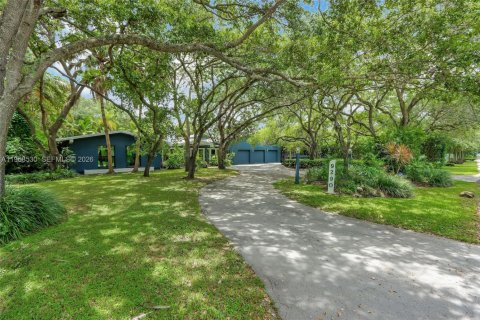 Casa en alquiler en Pinecrest, Florida, 5 dormitorios, 401.62 m2 № 2029955 - foto 5