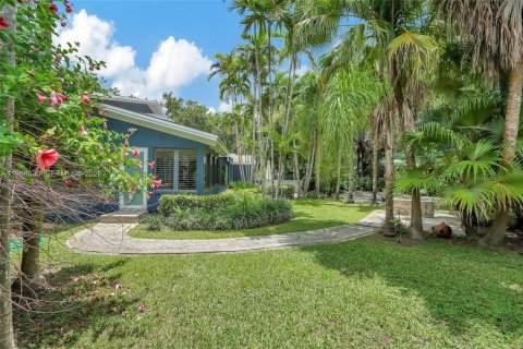 Casa en alquiler en Pinecrest, Florida, 5 dormitorios, 401.62 m2 № 2029955 - foto 7