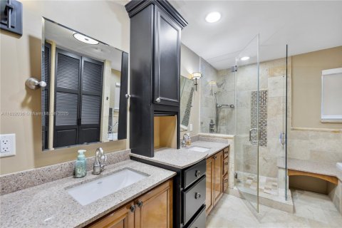 House in Miami, Florida 4 bedrooms, 219.62 sq.m. № 1814854 - photo 10