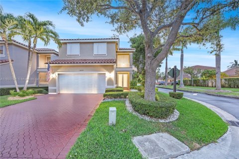 House in Miami, Florida 4 bedrooms, 219.62 sq.m. № 1814854 - photo 1