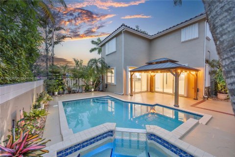 House in Miami, Florida 4 bedrooms, 219.62 sq.m. № 1814854 - photo 2