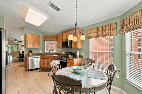 Villa ou maison à vendre à Poinciana, Floride: 2 chambres, 143.35 m2 № 2408440 - photo 14