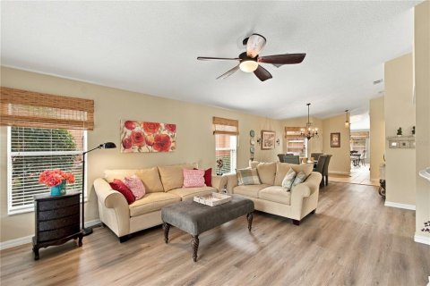 Villa ou maison à vendre à Poinciana, Floride: 2 chambres, 143.35 m2 № 2408440 - photo 2