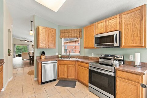 Villa ou maison à vendre à Poinciana, Floride: 2 chambres, 143.35 m2 № 2408440 - photo 18