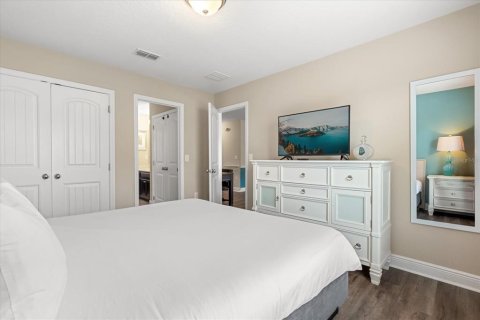 House in Davenport, Florida 6 bedrooms, 266.16 sq.m. № 1740602 - photo 26