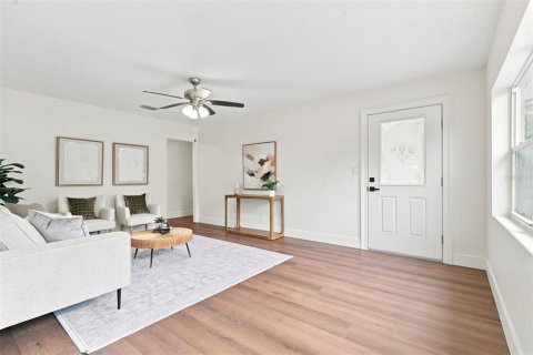 Villa ou maison à vendre à Orlando, Floride: 4 chambres, 179.58 m2 № 2227769 - photo 2