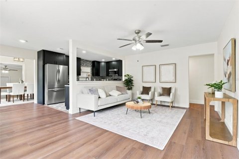Villa ou maison à vendre à Orlando, Floride: 4 chambres, 179.58 m2 № 2227769 - photo 4