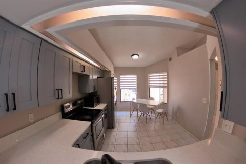 Townhouse in Orlando, Florida 3 bedrooms, 142.33 sq.m. № 1755596 - photo 8