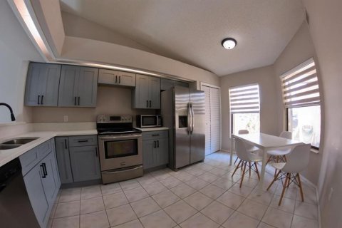 Townhouse in Orlando, Florida 3 bedrooms, 142.33 sq.m. № 1755596 - photo 6