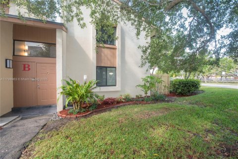 Condo in Miami, Florida, 2 bedrooms  № 1695836 - photo 5