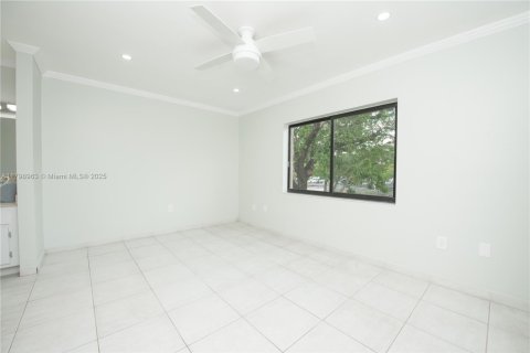 Condo in Miami, Florida, 2 bedrooms  № 1695836 - photo 27