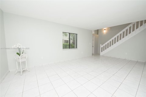 Condo in Miami, Florida, 2 bedrooms  № 1695836 - photo 14