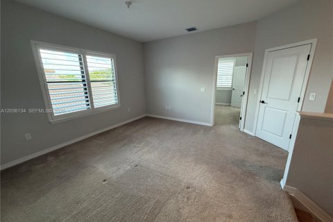 Villa ou maison à louer à Tamarac, Floride: 4 chambres, 245.82 m2 № 2084251 - photo 11