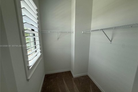 Villa ou maison à louer à Tamarac, Floride: 4 chambres, 245.82 m2 № 2084251 - photo 21
