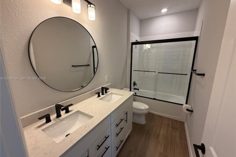 Villa ou maison à louer à Tamarac, Floride: 4 chambres, 245.82 m2 № 2084251 - photo 20