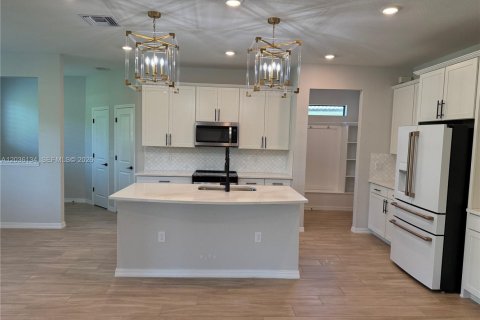 Villa ou maison à louer à Tamarac, Floride: 4 chambres, 245.82 m2 № 2084251 - photo 5
