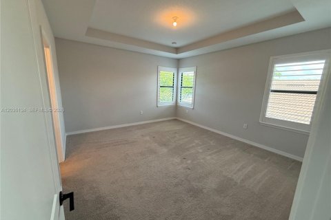 Villa ou maison à louer à Tamarac, Floride: 4 chambres, 245.82 m2 № 2084251 - photo 12