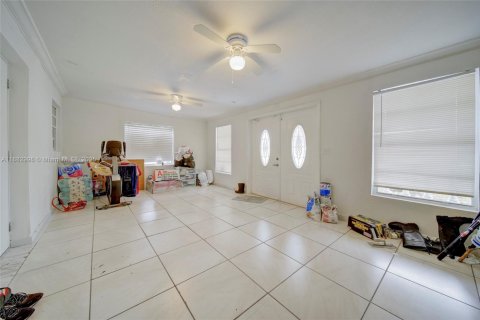 Купить виллу или дом в Майами, Флорида 9 спален, № 1931905 - фото 4