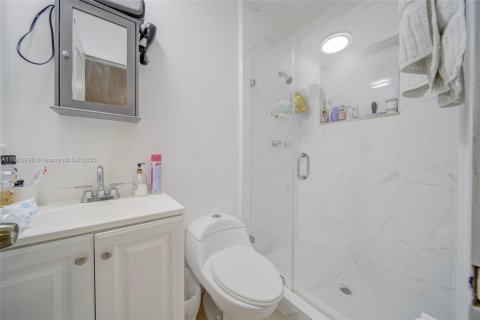 Купить виллу или дом в Майами, Флорида 9 спален, № 1931905 - фото 11