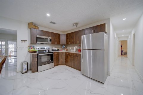 Купить виллу или дом в Майами, Флорида 9 спален, № 1931905 - фото 10