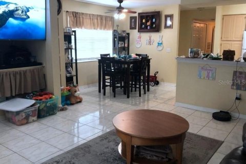 Condo in Orlando, Florida, 2 bedrooms  № 1759512 - photo 10