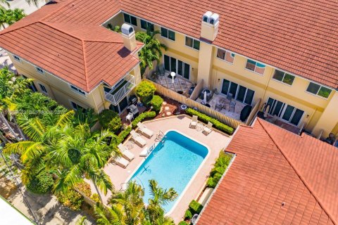 Touwnhouse à vendre à Fort Lauderdale, Floride: 2 chambres, 156.08 m2 № 2030359 - photo 23