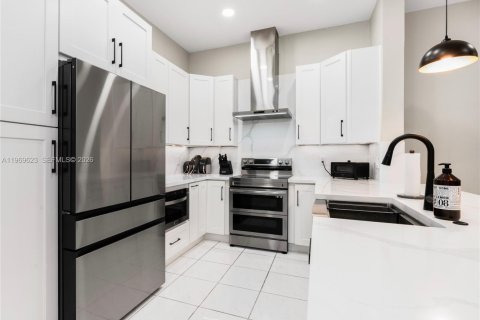 Touwnhouse à vendre à Fort Lauderdale, Floride: 2 chambres, 156.08 m2 № 2030359 - photo 6