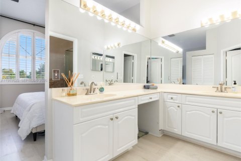 Touwnhouse à vendre à Fort Lauderdale, Floride: 2 chambres, 156.08 m2 № 2030359 - photo 16