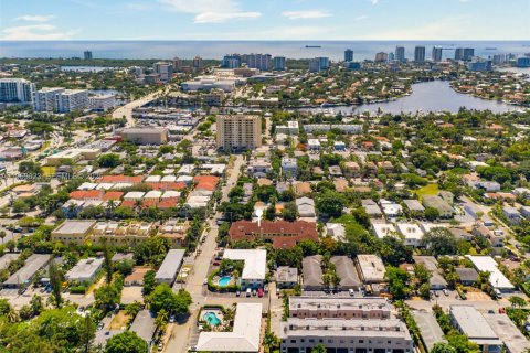 Touwnhouse à vendre à Fort Lauderdale, Floride: 2 chambres, 156.08 m2 № 2030359 - photo 24