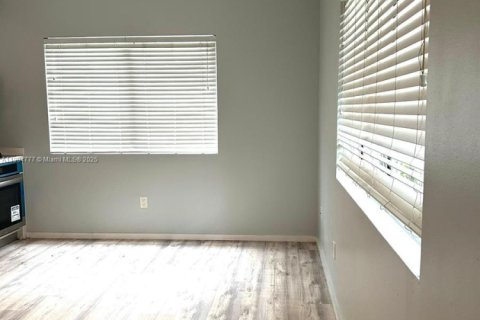 Condo in Miami Beach, Florida, 2 bedrooms  № 1956307 - photo 6