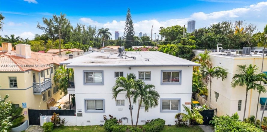 Condo in Miami Beach, Florida, 2 bedrooms  № 1956307