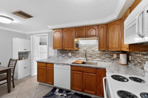 Casa en venta en New Port Richey, Florida, 2 dormitorios, 105.07 m2 № 2258408 - foto 18