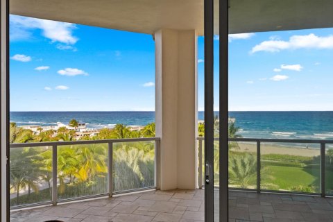 Condo in Palm Beach, Florida, 5 bedrooms № 2087655 - photo 9