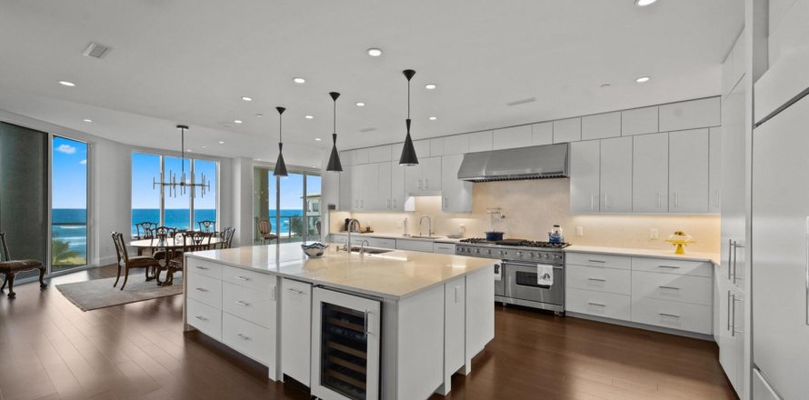 Condo in Palm Beach, Florida, 5 bedrooms № 2087655